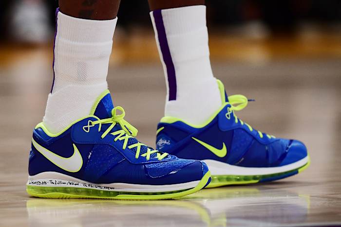 Los Angeles Lakers forward LeBron James wears the Nike LeBron 8 V2 'Sprite' sneakers against the Atlanta Hawks on January 7, 2022.